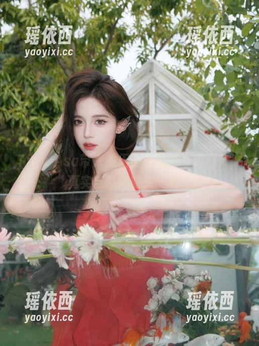 Tiny Asa带来的无圣光美腿写真合集，真实与梦幻的完美融合